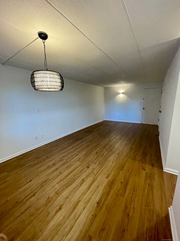 27 Northill Street 3P, Stamford, CT 06907