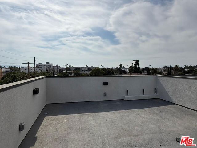 11255 Hatteras Street, North Hollywood, CA 91601