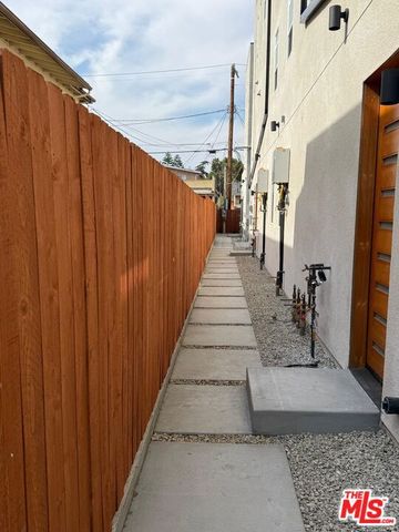 11255 Hatteras Street, North Hollywood, CA 91601