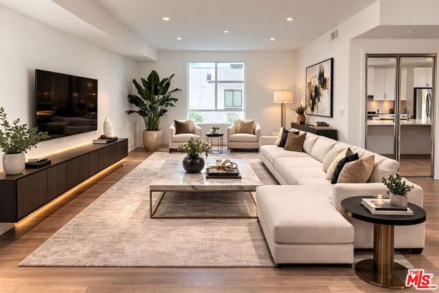 11255 Hatteras Street, North Hollywood, CA 91601