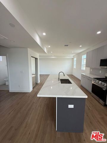 11255 Hatteras Street, North Hollywood, CA 91601