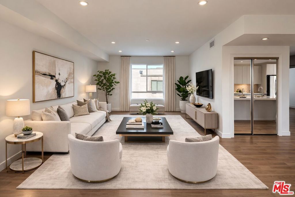 11255 Hatteras Street, North Hollywood, CA 91601