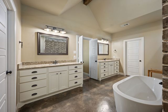1117 County Road 4108, Greenville, TX 75401
