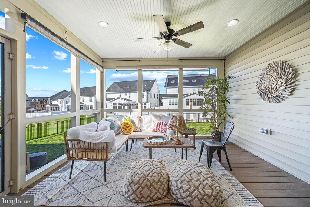 Image 19 of property listing at 11058 EMERALD CROWN DR, Monrovia, MD 21770