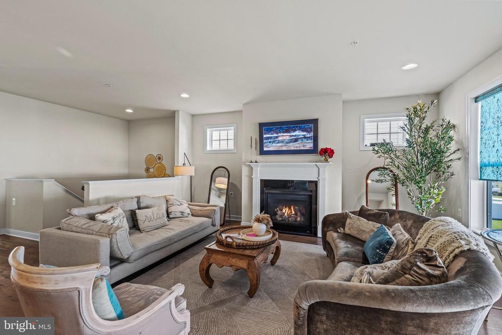 Image 23 of property listing at 11058 EMERALD CROWN DR, Monrovia, MD 21770