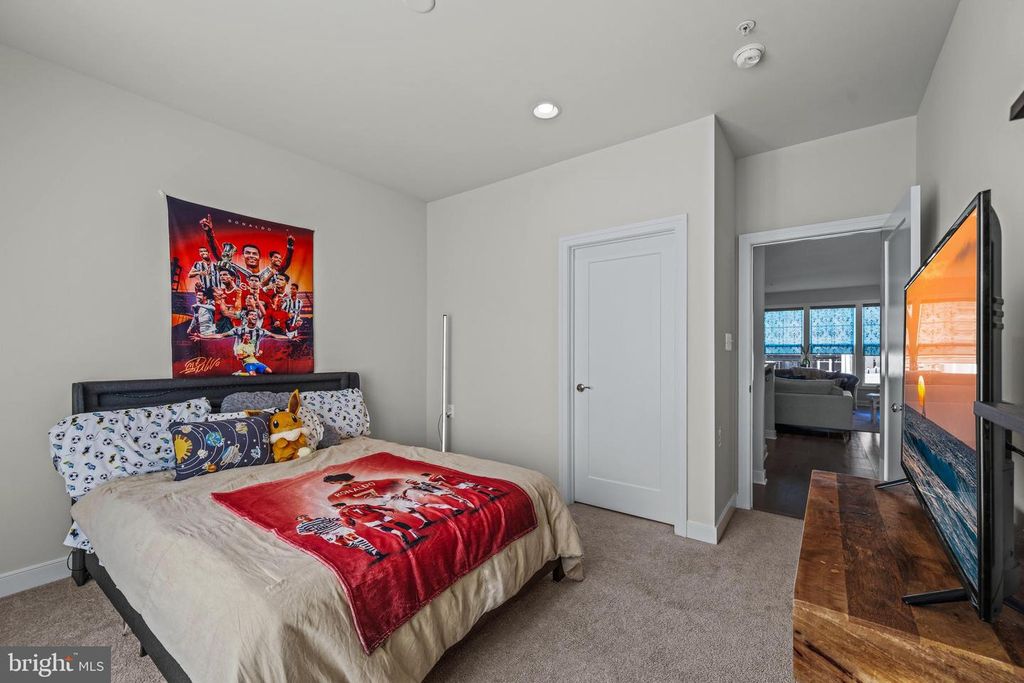 Image 31 of property listing at 11058 EMERALD CROWN DR, Monrovia, MD 21770