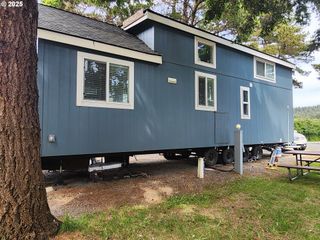 2011 Oregon St 24, Port Orford, OR 97465
