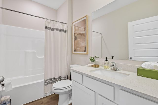 176 Cressmoor Boulevard, Hobart, IN 46342