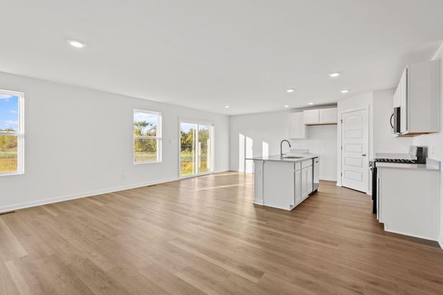 176 Cressmoor Boulevard, Hobart, IN 46342