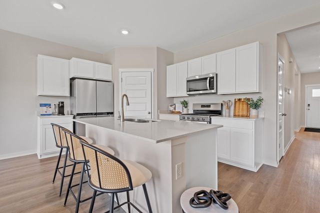 176 Cressmoor Boulevard, Hobart, IN 46342