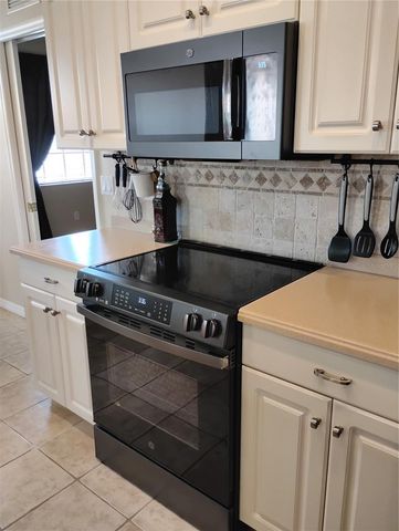 1761 AUBURN LAKES DRIVE 11, Venice, FL 34292