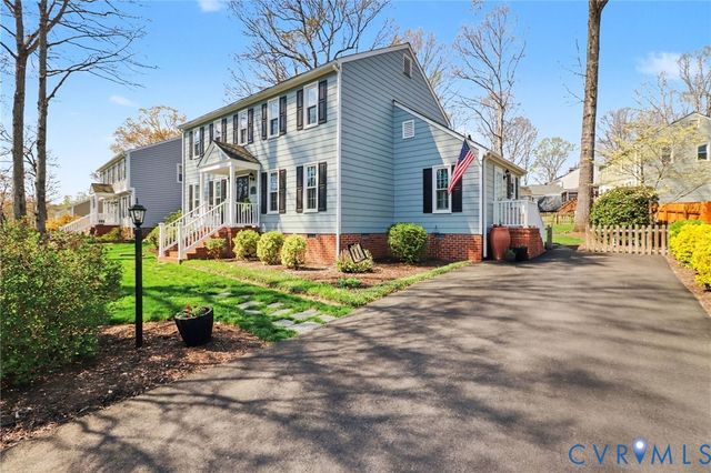 548 Glenmeadow Rd, Midlothian, VA 23114