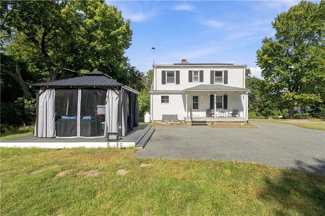 11 Sayles Hill Rd Road, North Smithfield, RI 02896