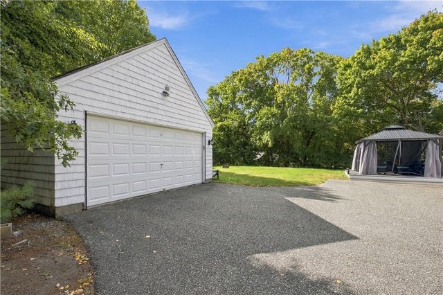 11 Sayles Hill Rd Road, North Smithfield, RI 02896