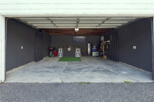 11 Sayles Hill Rd Road, North Smithfield, RI 02896