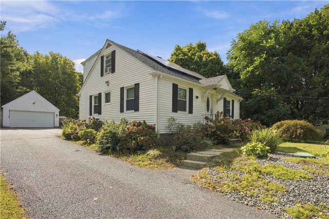 11 Sayles Hill Rd Road, North Smithfield, RI 02896
