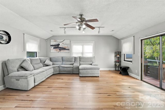 4206 Foxmoor Drive L43B2M19-181, Charlotte, NC 28226