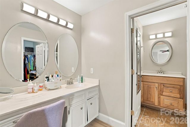 4206 Foxmoor Drive L43B2M19-181, Charlotte, NC 28226