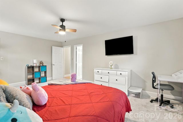 4206 Foxmoor Drive L43B2M19-181, Charlotte, NC 28226
