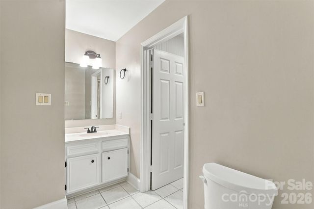 4206 Foxmoor Drive L43B2M19-181, Charlotte, NC 28226
