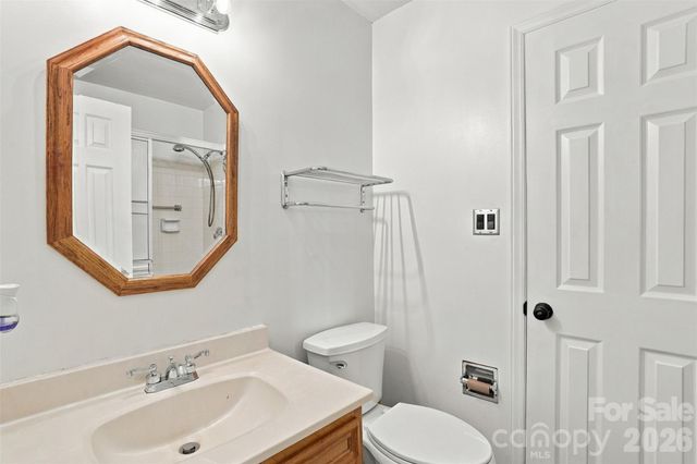 4206 Foxmoor Drive L43B2M19-181, Charlotte, NC 28226