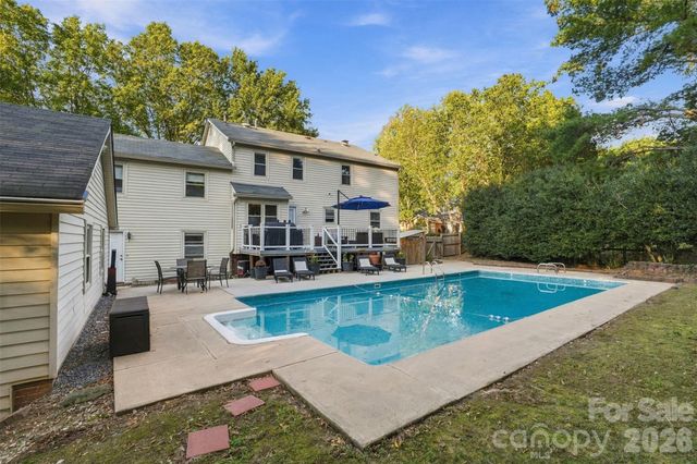 4206 Foxmoor Drive L43B2M19-181, Charlotte, NC 28226