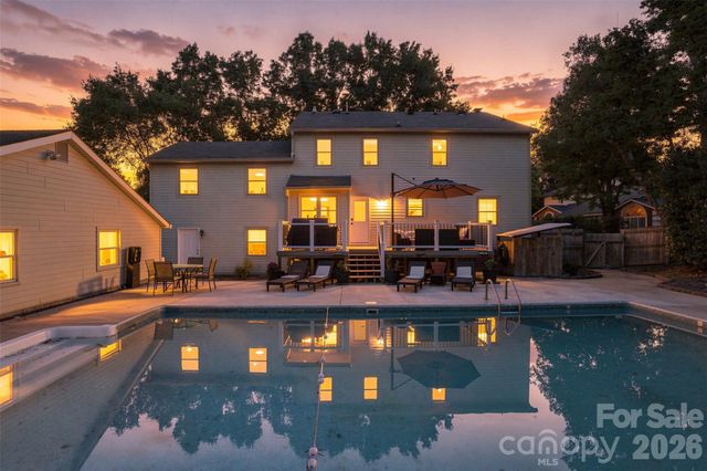4206 Foxmoor Drive L43B2M19-181, Charlotte, NC 28226