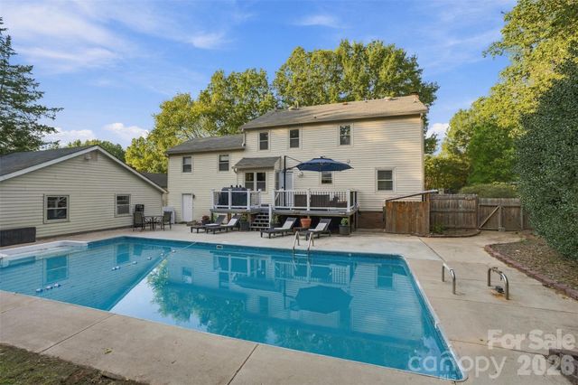 4206 Foxmoor Drive L43B2M19-181, Charlotte, NC 28226