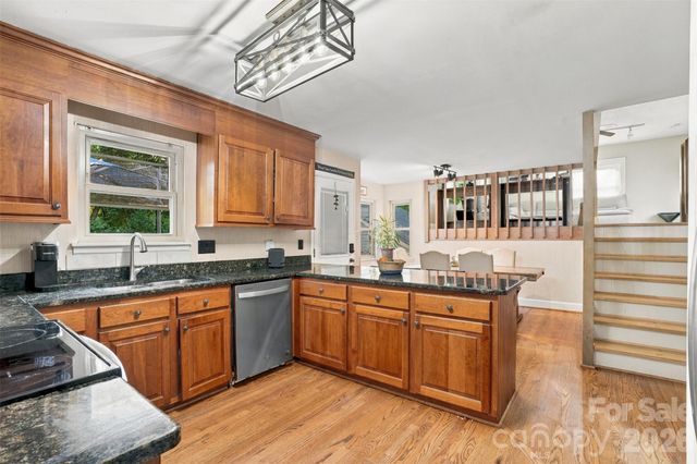 4206 Foxmoor Drive L43B2M19-181, Charlotte, NC 28226