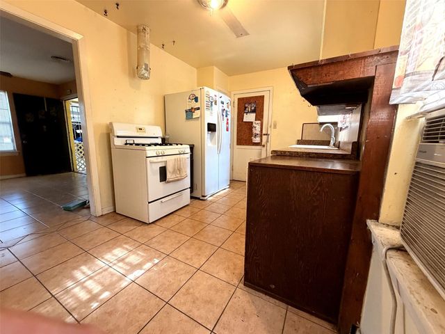 5902 Leon Street, Houston, TX 77009