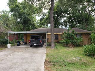 5902 Leon Street, Houston, TX 77009