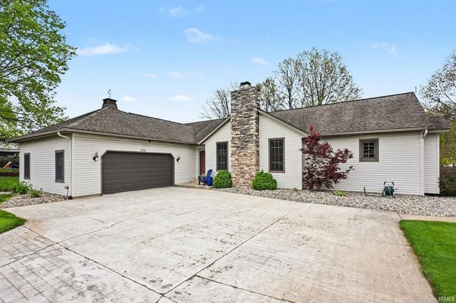 3250 N Ashford Court, Warsaw, IN 46582