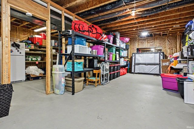 3250 N Ashford Court, Warsaw, IN 46582