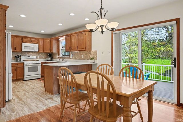 3250 N Ashford Court, Warsaw, IN 46582
