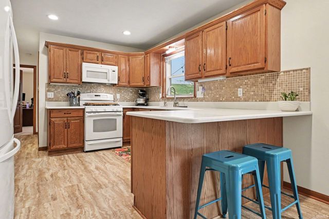 3250 N Ashford Court, Warsaw, IN 46582