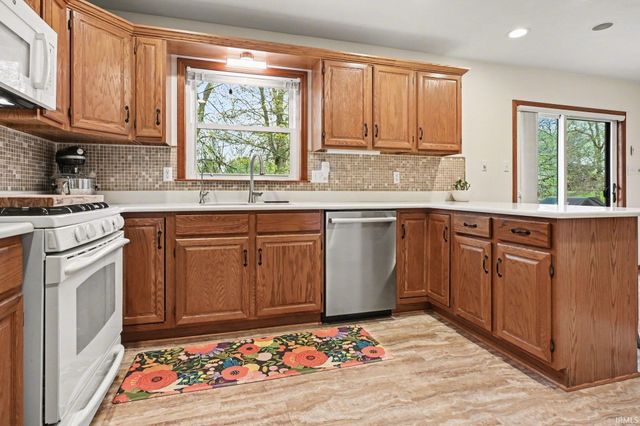3250 N Ashford Court, Warsaw, IN 46582