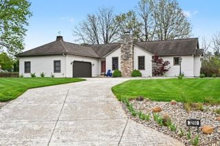 3250 N Ashford Court, Warsaw, IN 46582