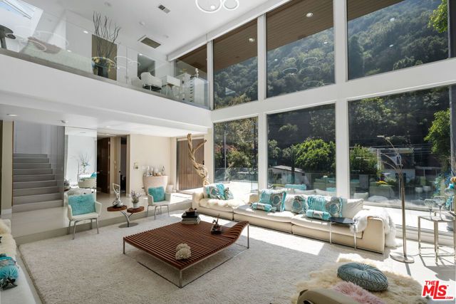 1590 BENEDICT CANYON Drive, Beverly Hills, CA 90210