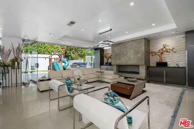 1590 BENEDICT CANYON Drive, Beverly Hills, CA 90210