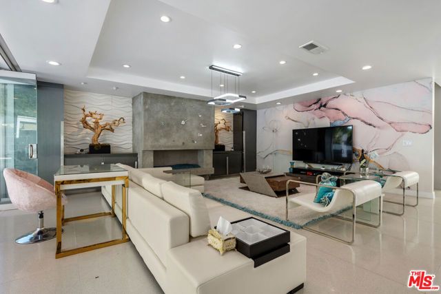 1590 BENEDICT CANYON Drive, Beverly Hills, CA 90210