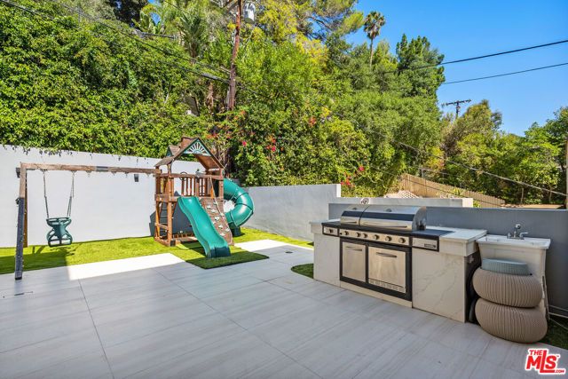 1590 BENEDICT CANYON Drive, Beverly Hills, CA 90210
