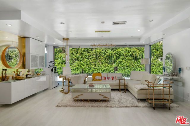 1590 BENEDICT CANYON Drive, Beverly Hills, CA 90210