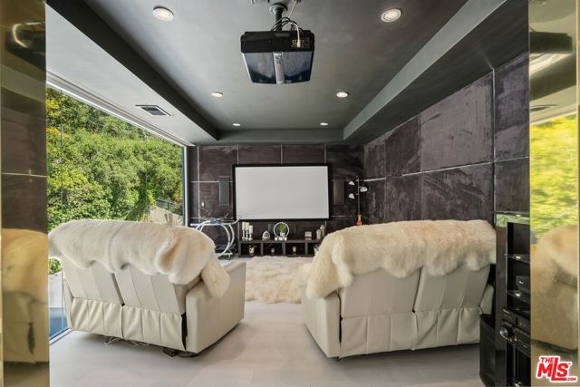 1590 BENEDICT CANYON Drive, Beverly Hills, CA 90210