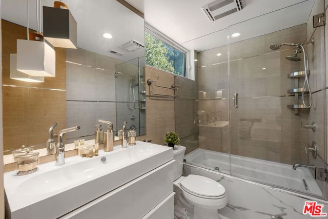 1590 BENEDICT CANYON Drive, Beverly Hills, CA 90210
