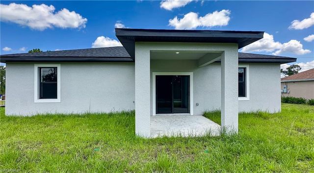 1148 Craft ST E, Lehigh Acres, FL 33974