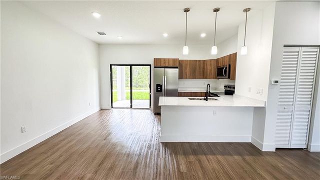 1148 Craft ST E, Lehigh Acres, FL 33974