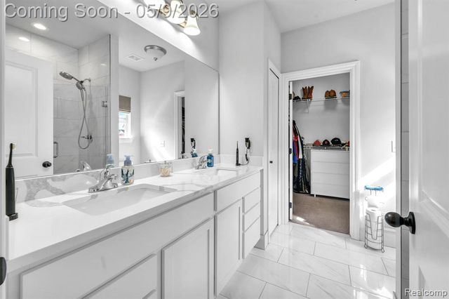 3173 Roma Court, Wixom, MI 48393