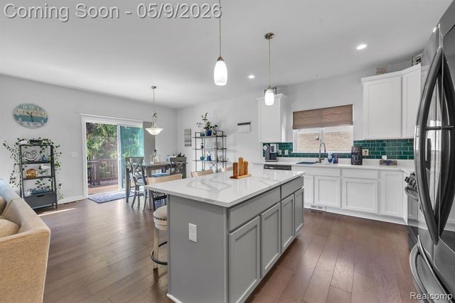 3173 Roma Court, Wixom, MI 48393