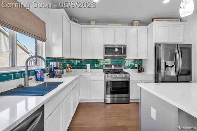 3173 Roma Court, Wixom, MI 48393