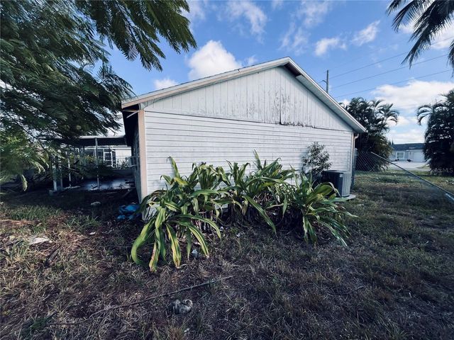2247 SW 4TH STREET, Cape Coral, FL 33991